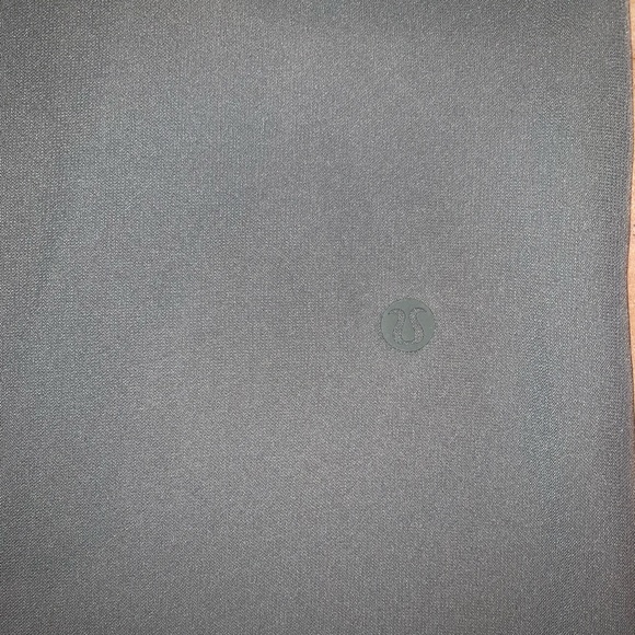 Lululemon on the fly crop pants- they aresoldout! - Picture 7 of 10